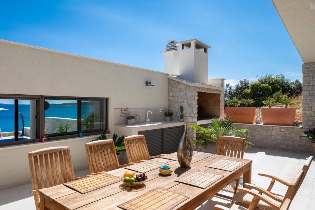 Villa Carisma Island Vis Exterior foto