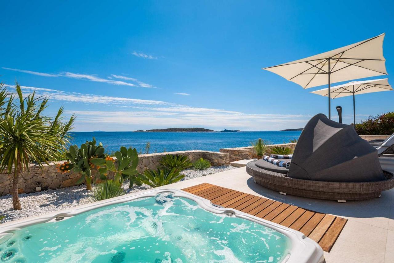 Villa Carisma Island Vis Exterior foto